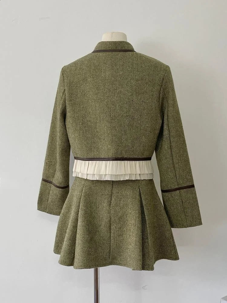 Vintage French tweed twopiece set womens stand up collar pleated short jacket jacketpleated skirt 2piece dress 240828