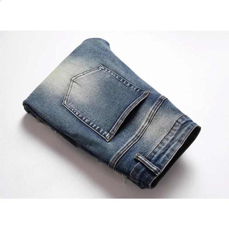 chareiharper plus size 8811 European and American mens jeans high street ripped jeans without elastic small feet slim embroider 240828