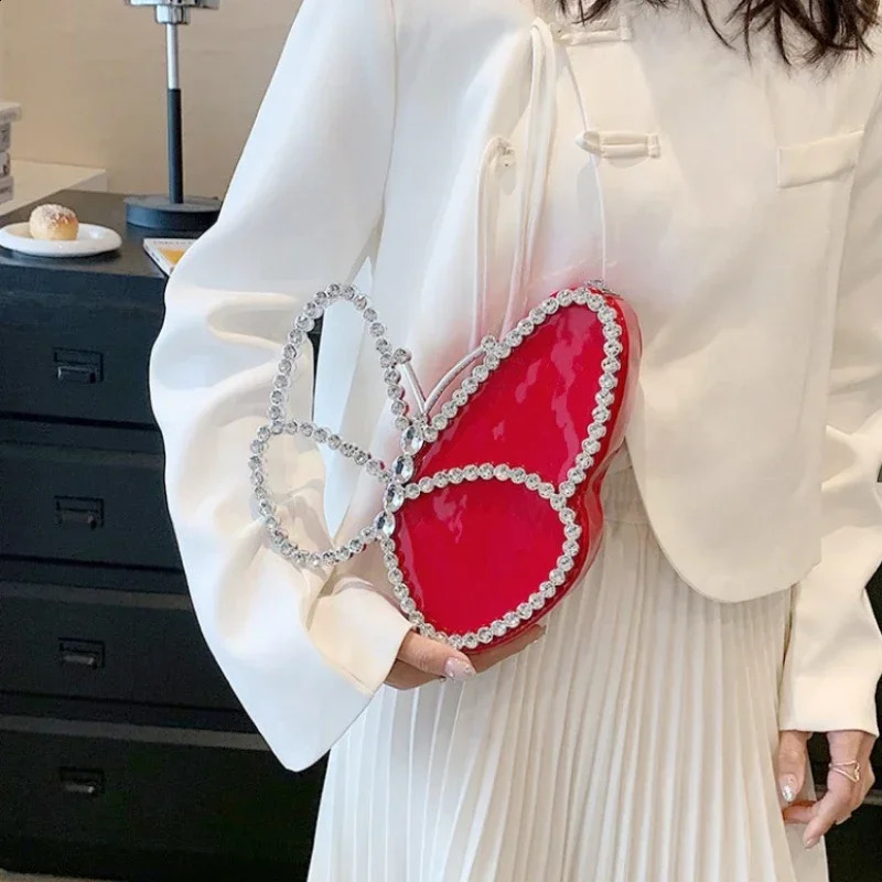 Butterfly Evening Bags Matte and Sequin Hollow Handbag Female Red Rhinestone Purses Lady Clutch Purse for Wedding Party 240828