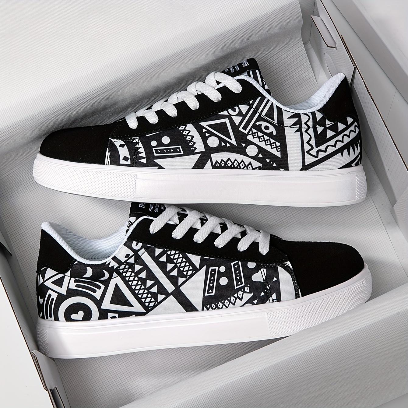 Comfy Non-Slip Skate Shoes for Men's Outdoor Activities - Trendy Street Style Sneakers