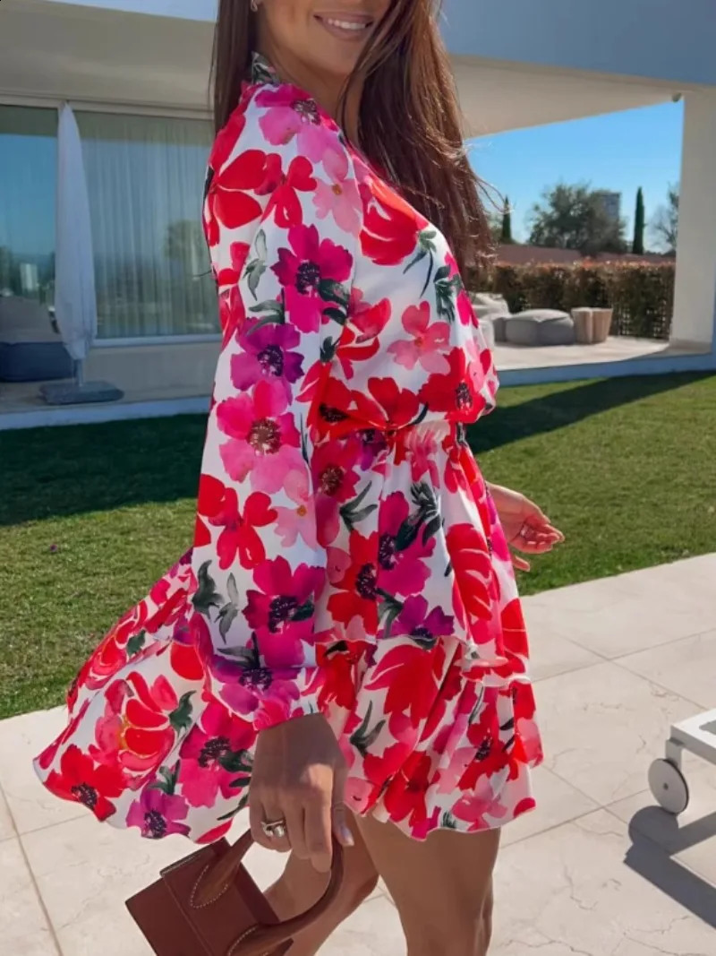 Womens fashionable printed short sleeved Vneck long slim fit waist and Aline casual summer wear 240828