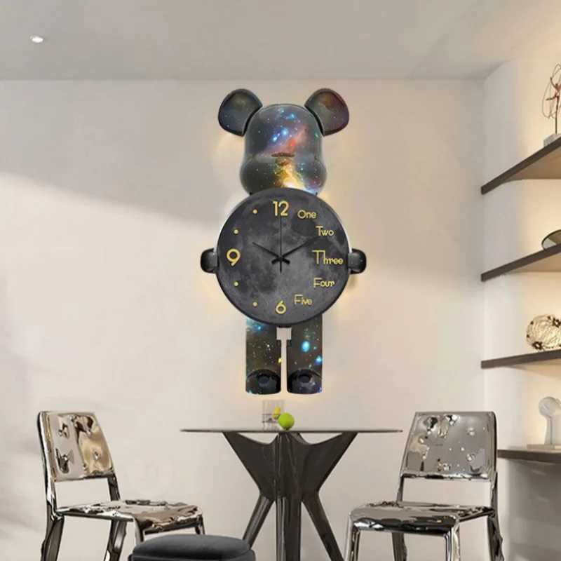 Vintage bear wall clock unique violent bear watch fashionable silent wall clock luxurious living room decoration indoor wall clockX240829