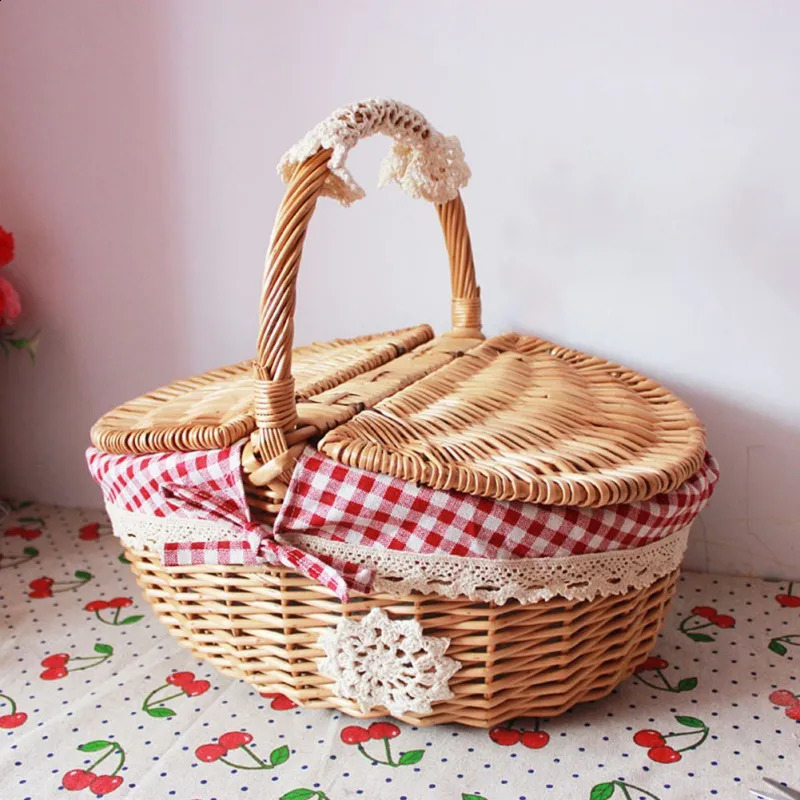 Weaving wicker baskets picnics picnic storage breadcrumbs food breakfast flower display boxes kitchen organizers home decor 240828
