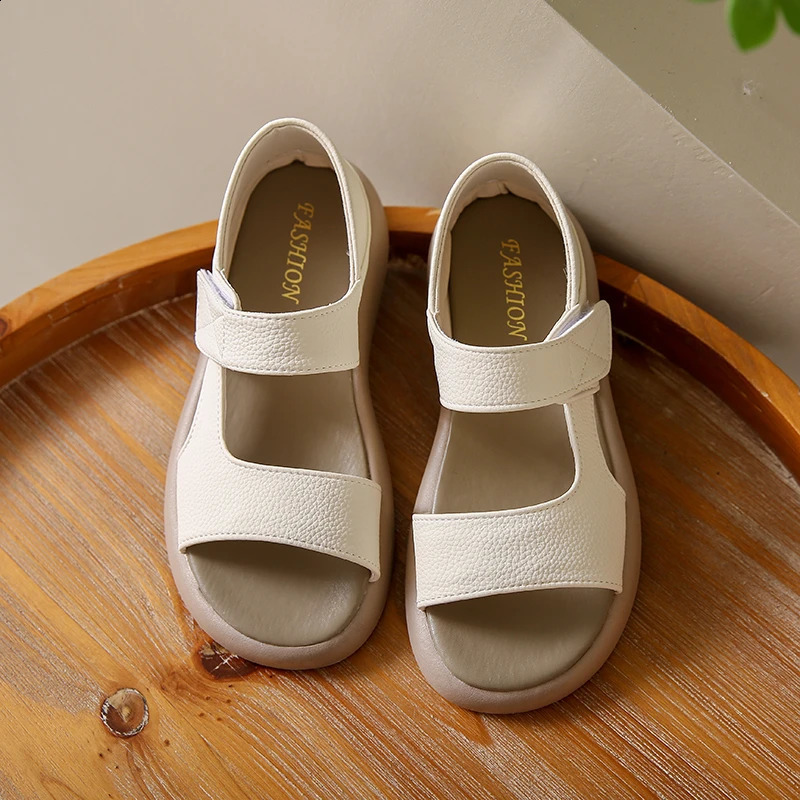 2024 Summer Flat Bottom Round Toe Sandals Casual Two Wear Beach Women Retro Comfortable Student Sandals 240827