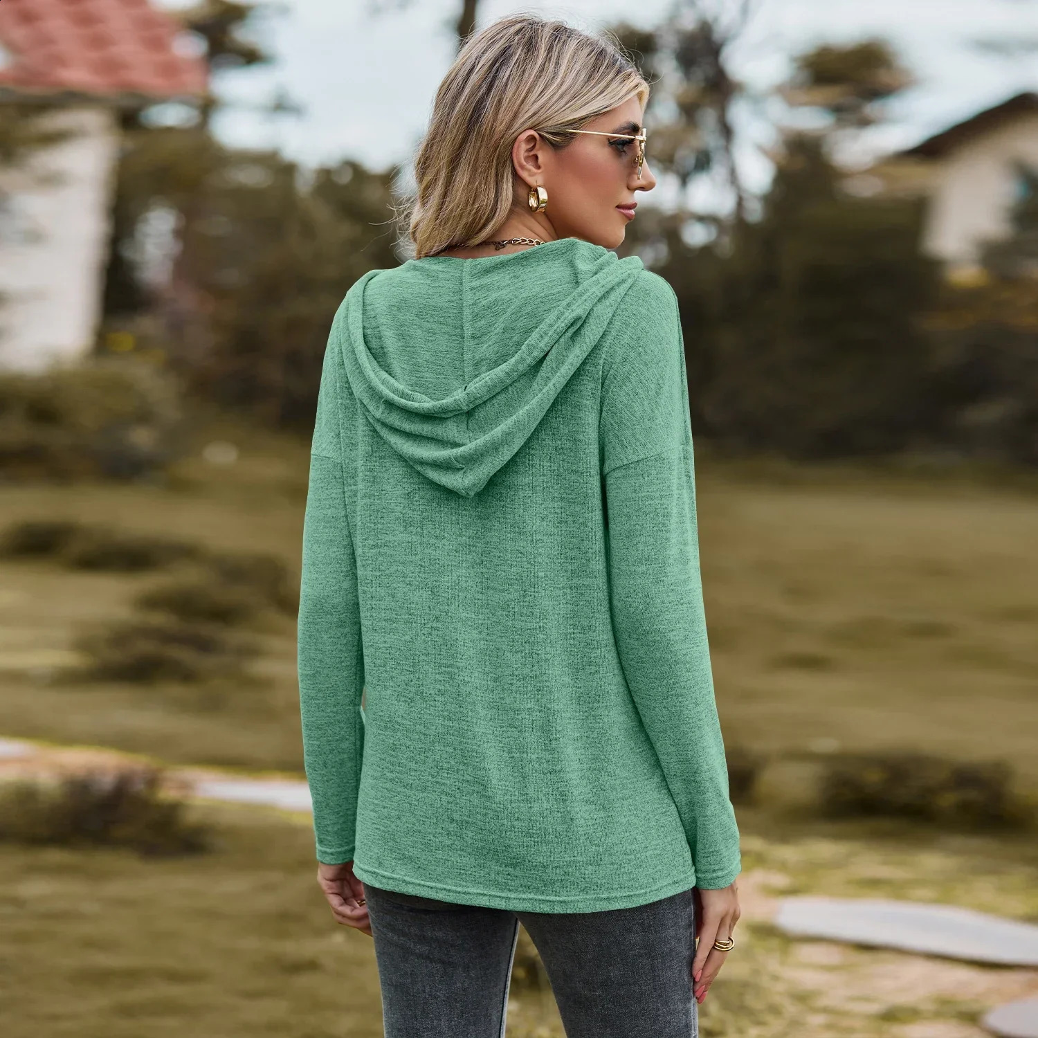 Womens clothing hoodie autumn womens long sleeved loose fitting top Tshirt 240827