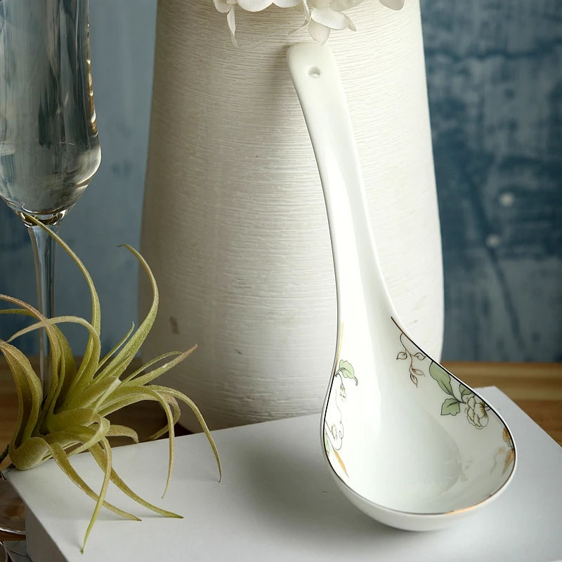 Green leaf painting natural bone china cooking soup ladle chinese ceramic soup spoon for kitchens serving tools for buffet 240828