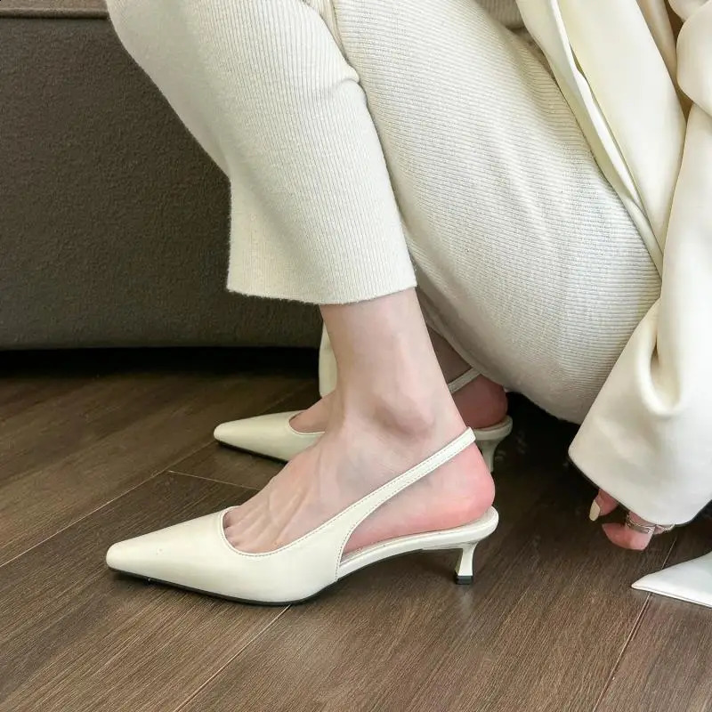Spring/Summer Womens Kitten Toe Sandals Fashion Rear Buckle Shining Silver Womens Casual Midsole Shoes 240827
