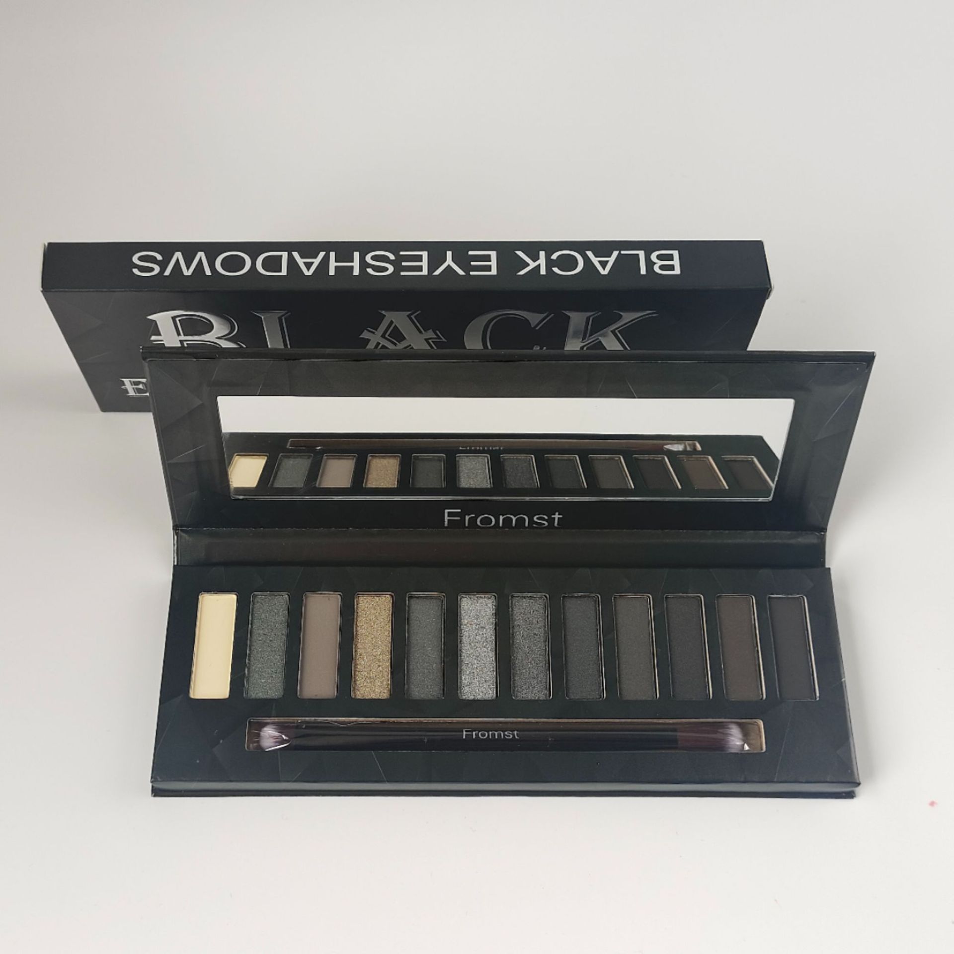 Halloween eye shadow plate 12 color metal pearlescent matte dark punk European and American d makeup
