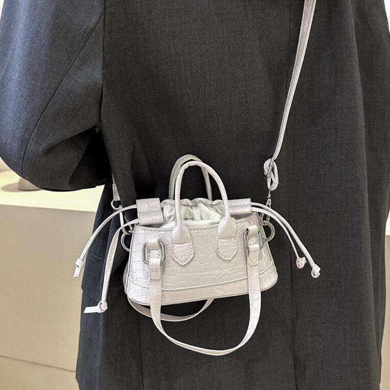 2025 Designer for Handheld 3 News women's spring summer 2023 new mini bucket high-end and western-style Shoulder Bags popular small square bag