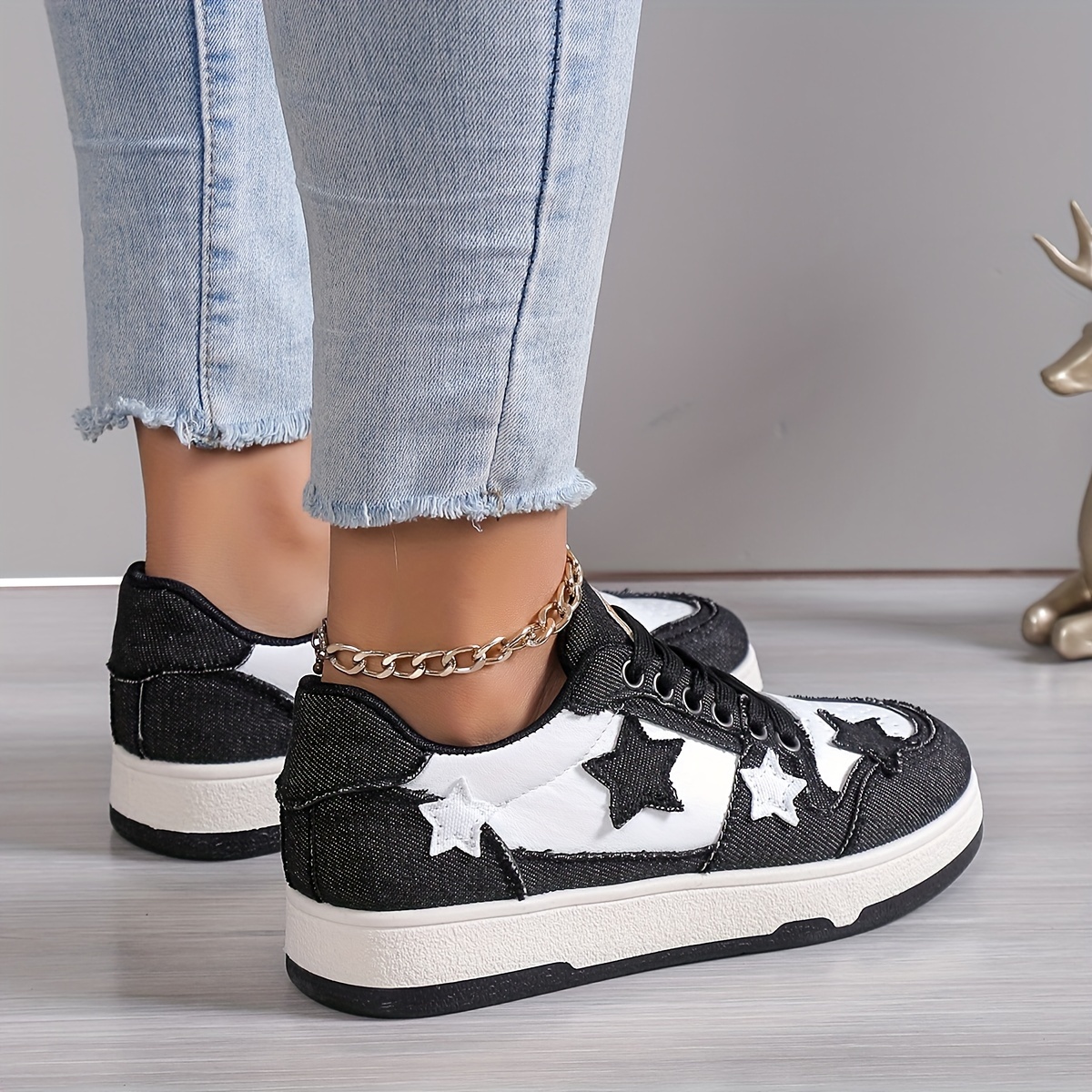 Women's Colorblock Sneakers - Comfortable Lace Up Platform Shoes with Soft Soles and Star Decor for Walking and Skating
