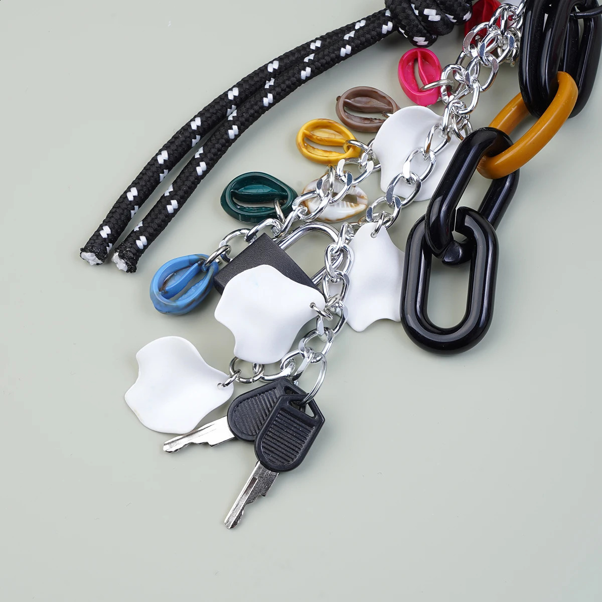 Fashion Keychain Lock Bag Pendant Multi-Functional Acrylic Bag Charms Keychains Colorful Phone Case Charms Bag Accessories 240828