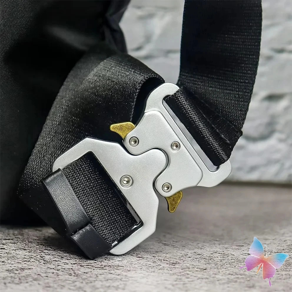 24ss Black 1017 ALYX 9SM Backpacks Large Capacity Drawstring Nylon Function Tactical Metal Socket Letter Flip Bucket Bags 240829