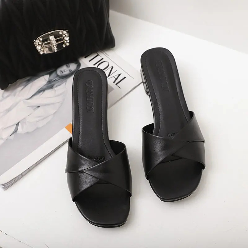 2024Summer Fashion Open Toe Solid Color Simple Leather Surface Candy Color Large Slippers Square Heel Shoes Women 240827