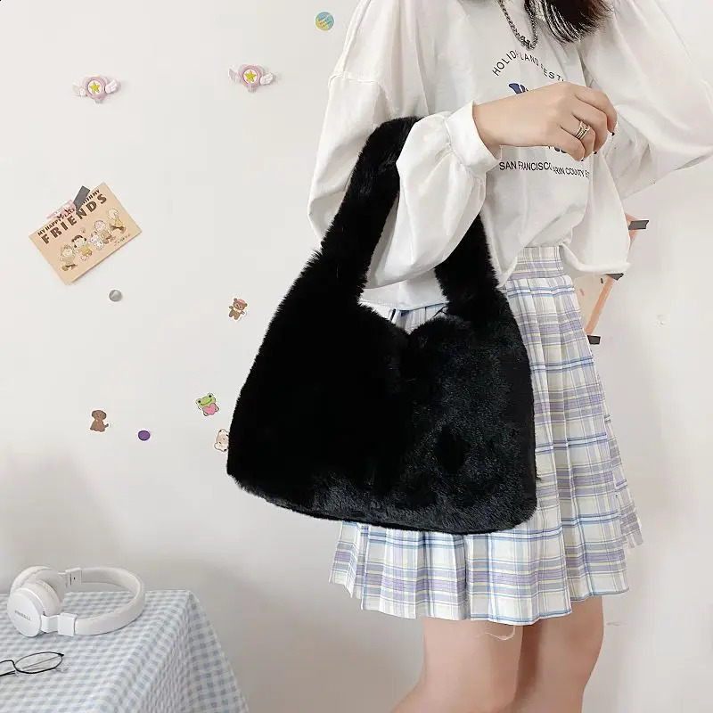 Fashionable womens faux fur handbag zipper solid color underwear shoulder bag fashionable winter autumn soft fluffy plush 240828