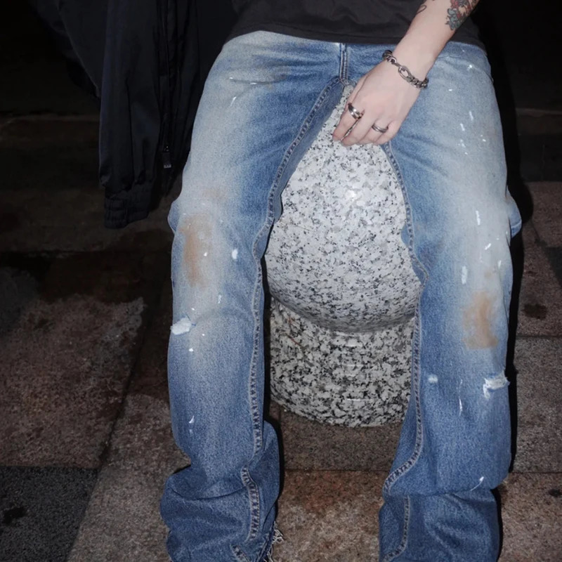 Irregular Feet Hole Ripped Distressed Blue Jeans Pants for Men and Women High Street Washed Frayed Casual Baggy Denim Trousers 240826Z
