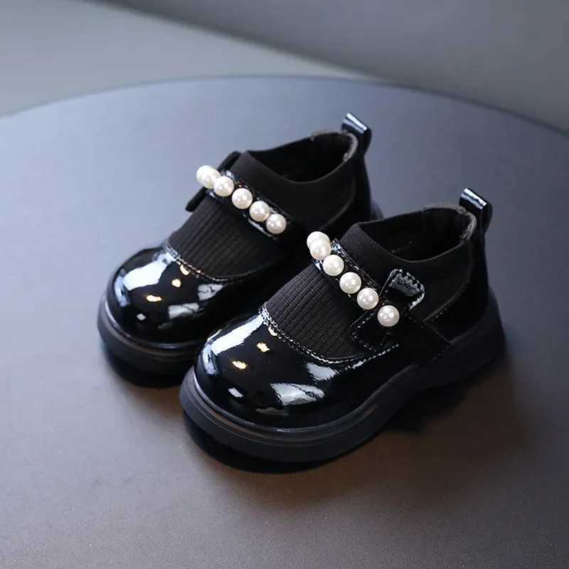 Baby girl leather shoes childrens sports shoes sweet princess baby girl leather apartment autumn childrens shoes black pearl beads W250407