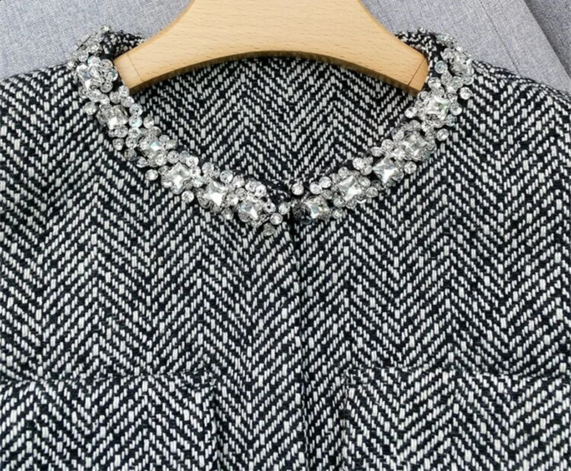 autumn coarse woolen knitted womens twopiece set full round neck diamond jacketshort skirt 240828