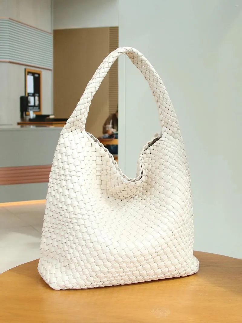 3 Shoulder Bags Style Handbag Fashionable And Stylish Niche Design Woven Bucket Bag One-shoulder Underarm Simple Retro 4