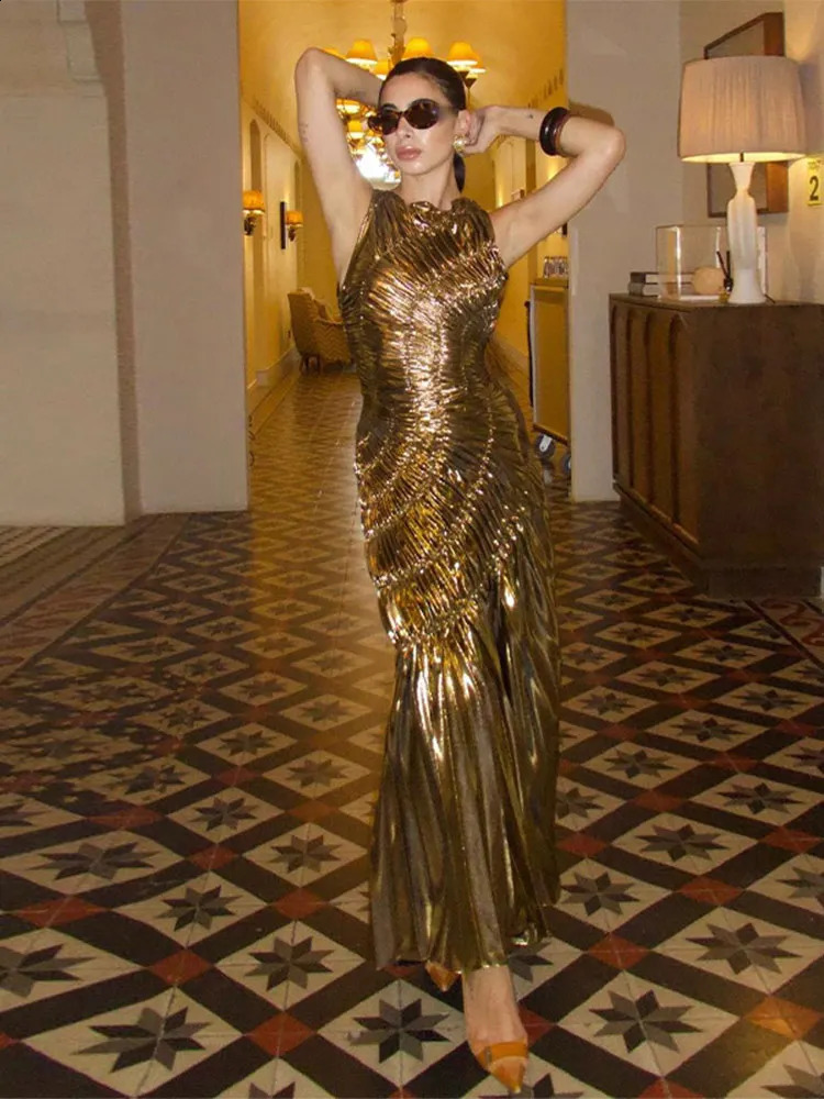 Gold Pleated Evening Dress Women Chic Round Neck Sleeveless Bodycon Party Dresses Lady Formal Occasions Vestidos