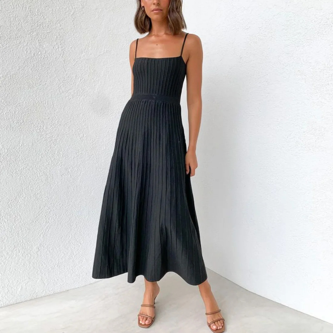 Knitted Pleated Long Dress High Waist Midi Sling Dress Elegant Sleeveless Yellow Dress Women Streetwear Black Bodycon Dress 240828
