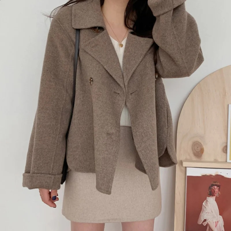 Womens collar long sleeved double breasted wool coat womens solid color minimum loose cotton coat 240828