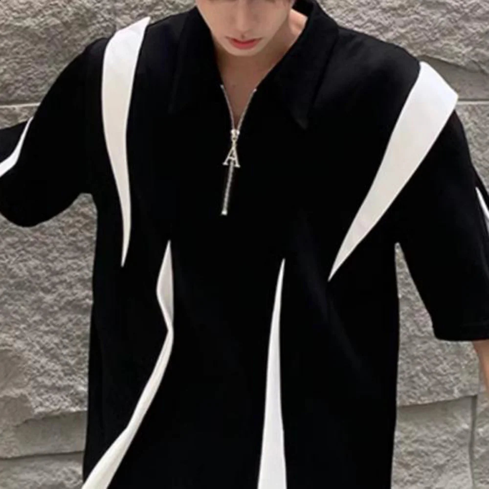 Mens polo shirt Y2k black and white contrast half zipper Tshirt fashionable casual personalized street clothing fully matched top mens 240828