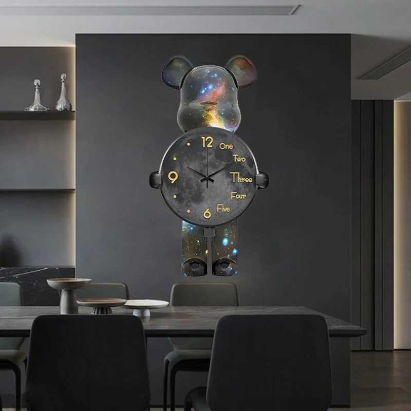 Vintage bear wall clock unique violent bear watch fashionable silent wall clock luxurious living room decoration indoor wall clockX240829