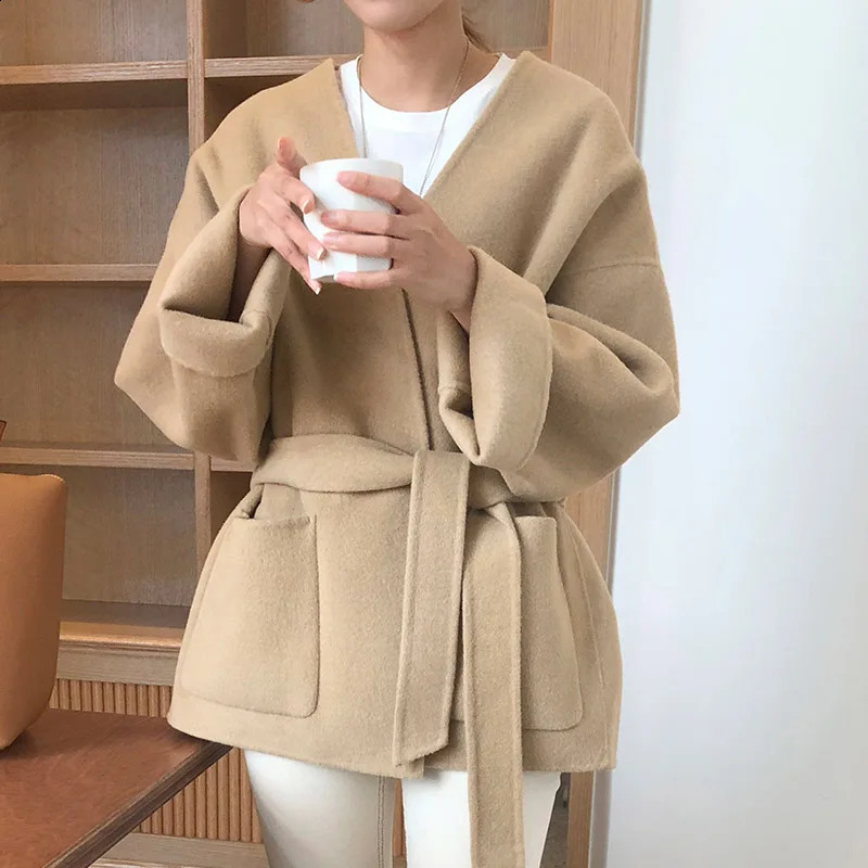Fashion khaki wool jacket womens spaghetti winter V-neck retro thick blend jacket womens oversized pocket set street 240828