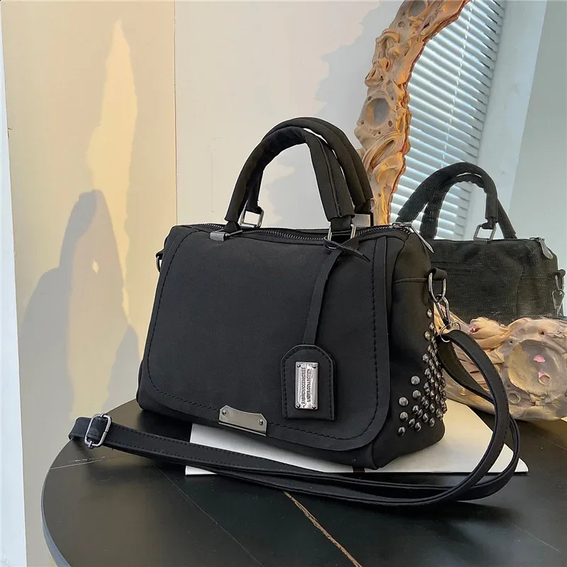 Frosted Retro Womens Crossbody Korean Version Rivet Handheld Large Capacity Texture Shoulder Bag For Women 240829