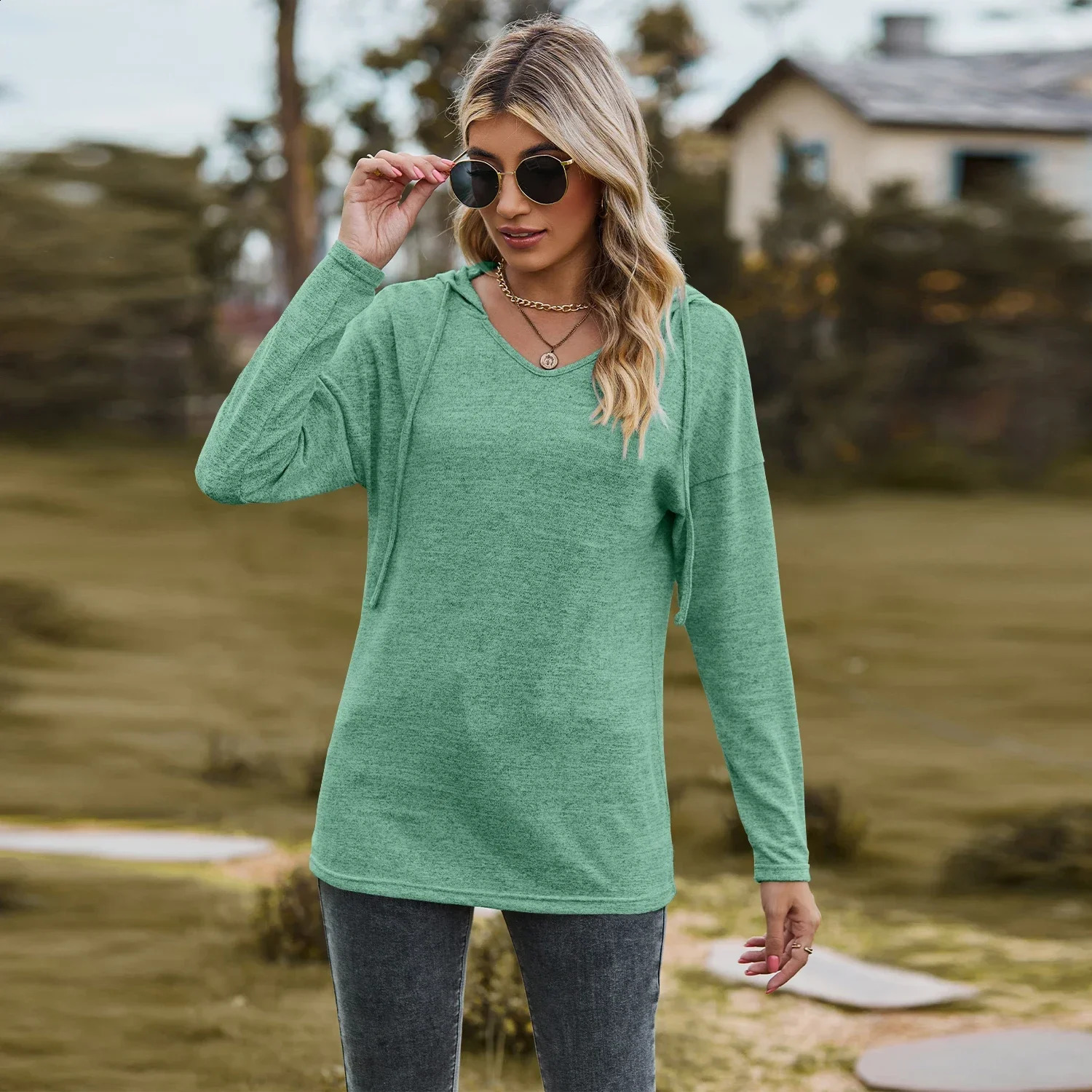 Womens clothing hoodie autumn womens long sleeved loose fitting top Tshirt 240827