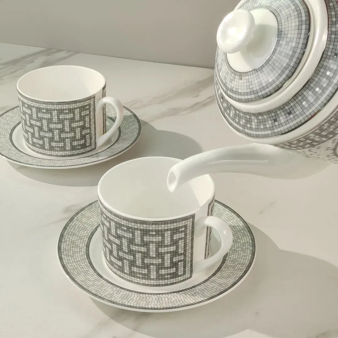 Top Fashion European Mosaic TeaCups Set Bone China Teapot Coffee Cup Saucers Tableware Afternoon Tea Sets