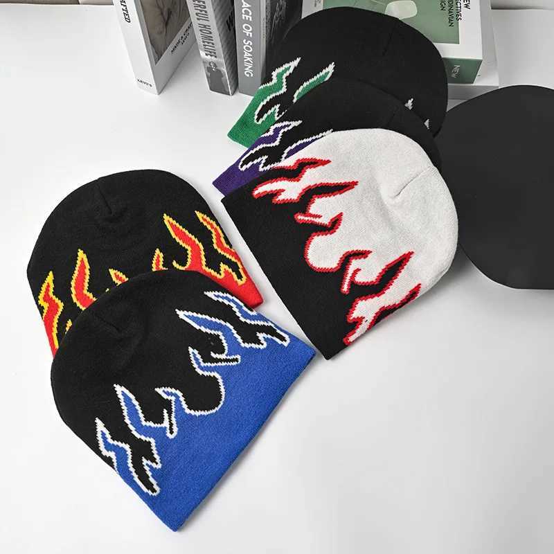 Hip Hop Fire Knitted Beanies Gothic Flame Sklies Hat Flame Wen Mens Punk Winter Outdoor Riding Hat Halloween Accessories X250212