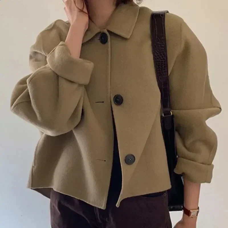 Womens coat wool long sleeved coat lapel womens jacket khaki autumn winter short sleeved wool top 240828