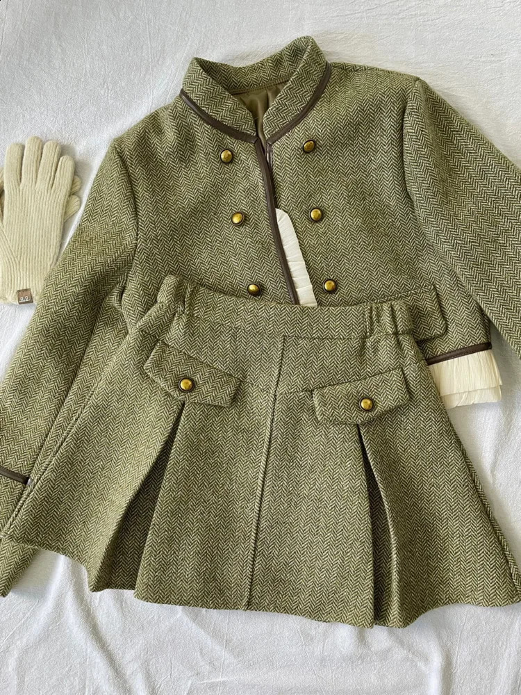 Vintage French tweed twopiece set womens stand up collar pleated short jacket jacketpleated skirt 2piece dress 240828