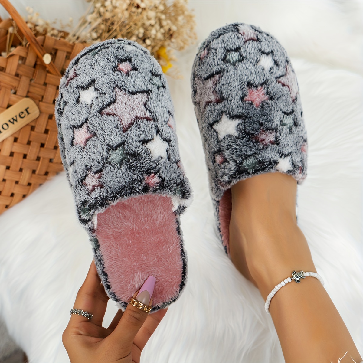 Women's plush home slippers, soft and comfortable star pattern indoor slippers for autumn and winter warmth