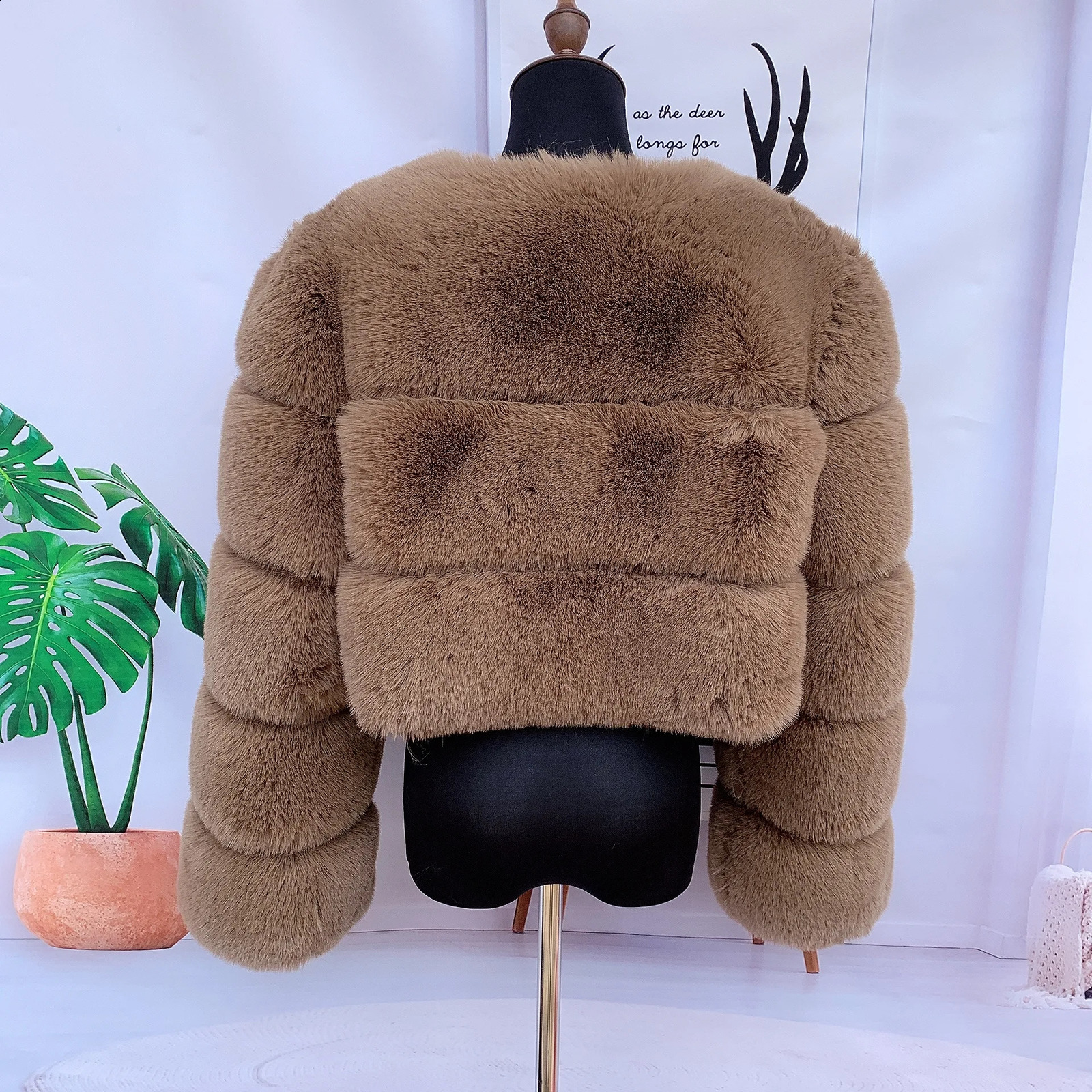 Winter jackets woman y faux fur coat short high street fluffy jacket Furry Womens warm coa 241104