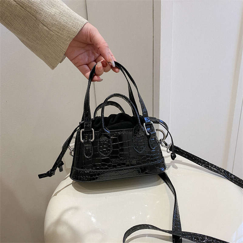 2025 Designer for Handheld 3 News women's spring summer 2023 new mini bucket high-end and western-style Shoulder Bags popular small square bag