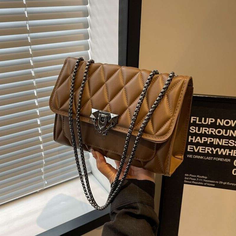 News News New texture bag 2024 crossbody bag women's bag diamond grid chain shoulder bag high-end fashion buckle small square bag