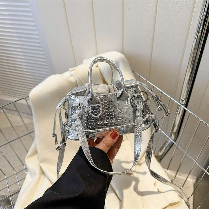 2025 Designer for Handheld 3 News women's spring summer 2023 new mini bucket high-end and western-style Shoulder Bags popular small square bag