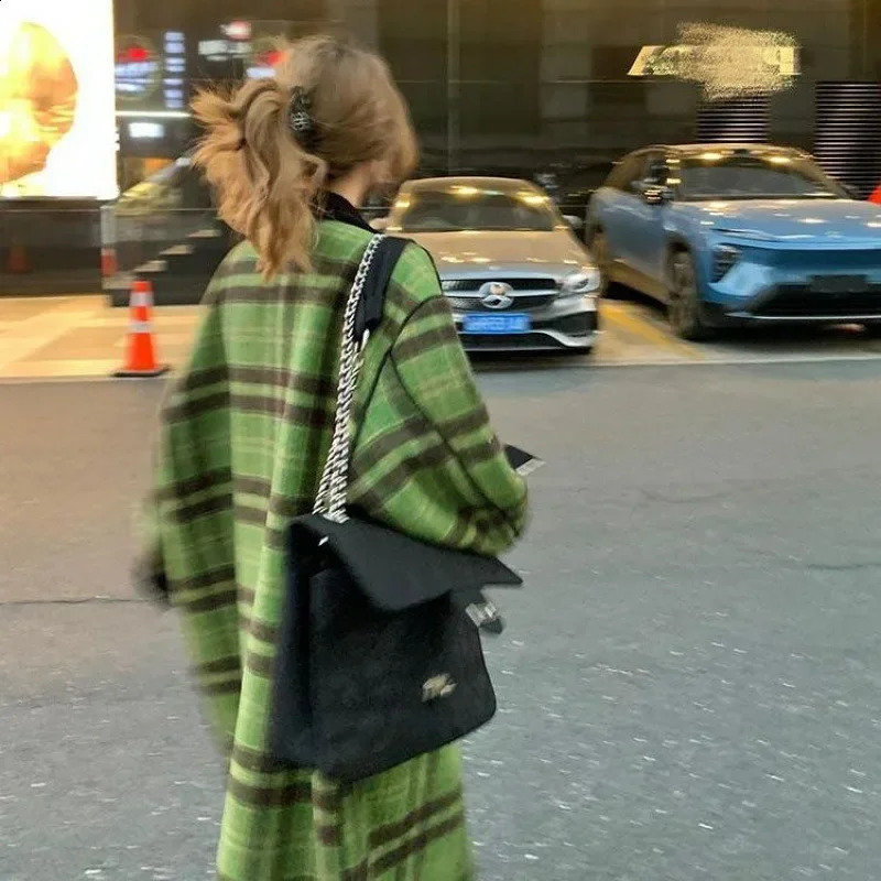Fashion colored blocked green plain woolen jacket reversible long sheepskin coat womens retro Korean style 240828