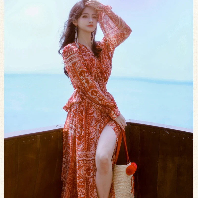 French floral dress spring casual and fashionable beach skiing Vneck front seam long sleeved loose fit suitable for sleeves 240828