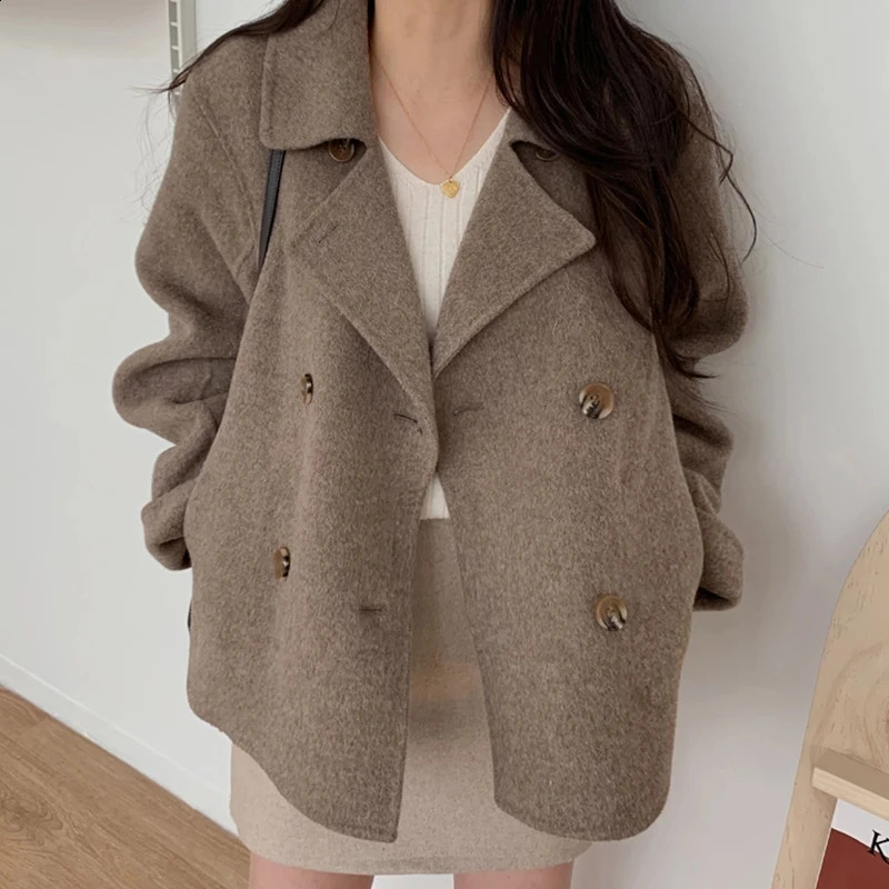 Womens collar long sleeved double breasted wool coat womens solid color minimum loose cotton coat 240828