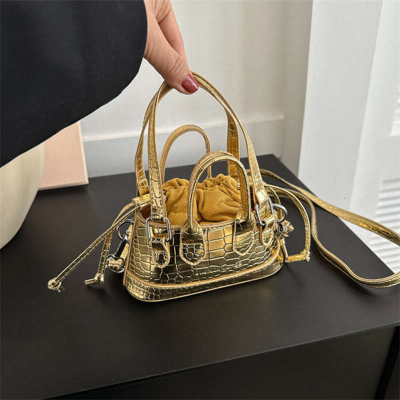 2025 Designer for Handheld 3 News women's spring summer 2023 new mini bucket high-end and western-style Shoulder Bags popular small square bag