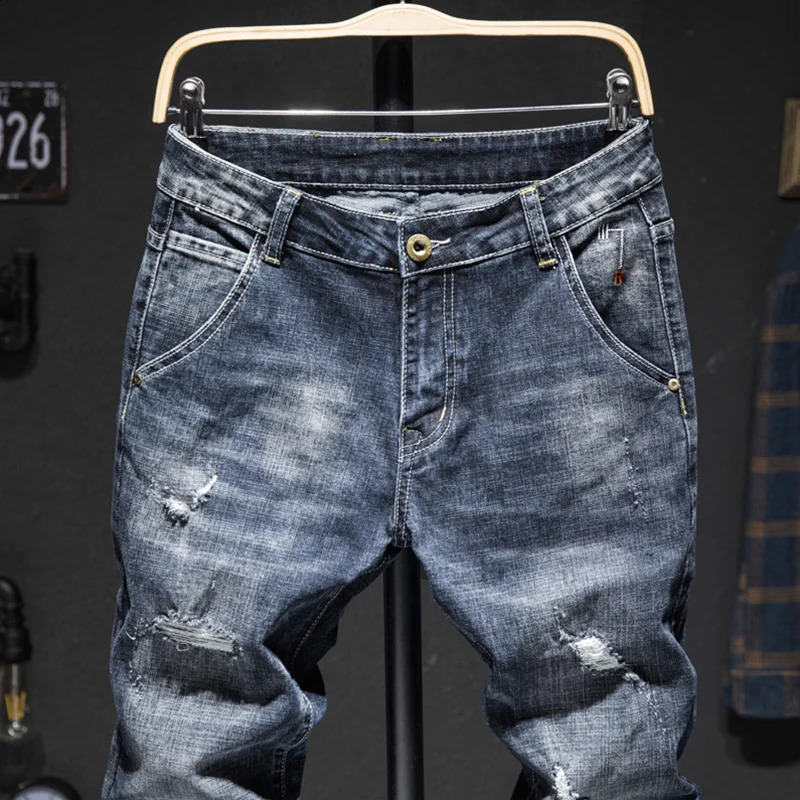 Frayed Stretch Jeans Mens Ripped Korean Fashion Slim Casual Elastic Holey Vintage Small Feet Denim Trousers 240826Z
