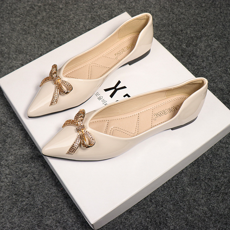 Glitter Metal Bowknot flat shoes woman pointed toe japanned leather ballet flats big size 43 crystal bow wedding shoes for woman