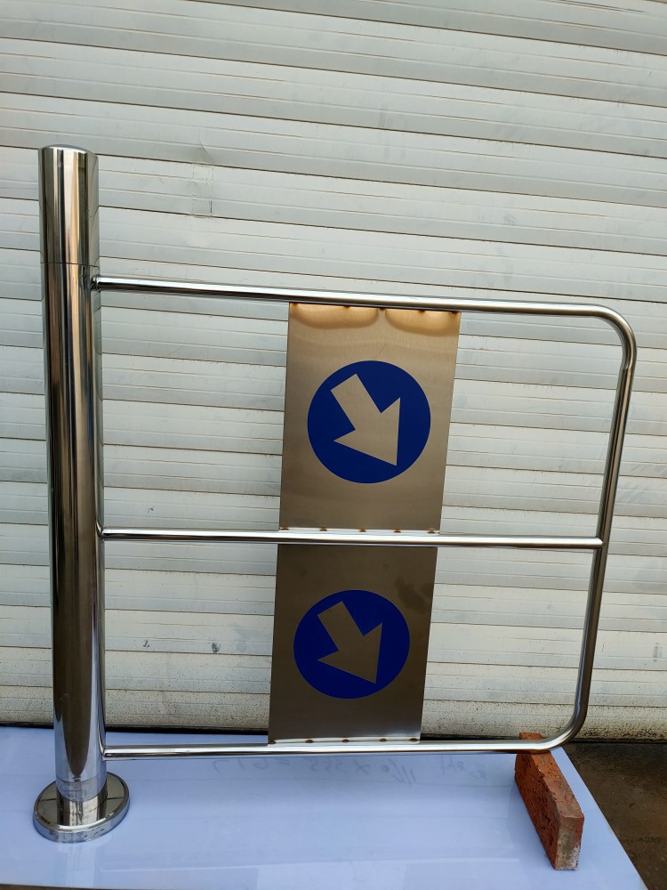 Standard Double-Deck One-Way Entrance Door for Enhanced Security