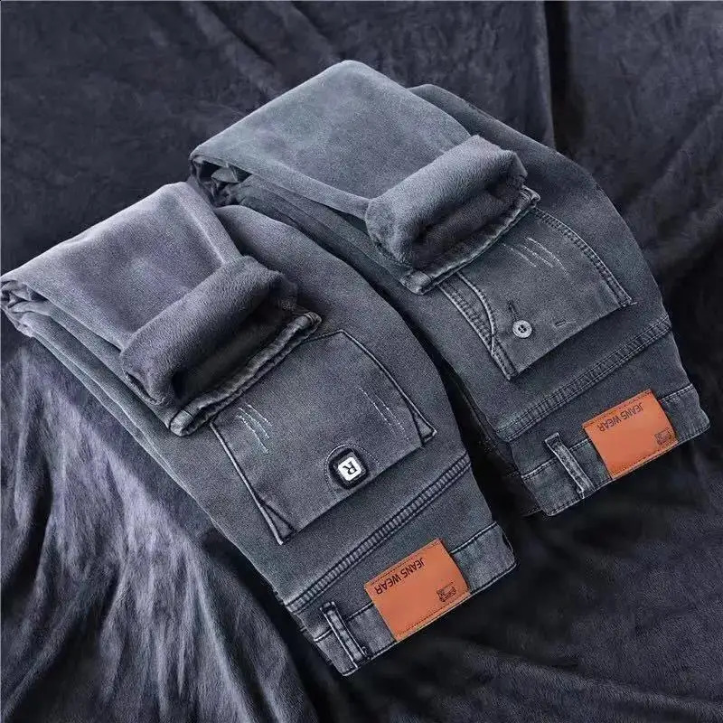 Mens Brushed Jeans Winter Velvet Fleece Man Thermal Warm Korean Versatile Elastic Plush Thicken Slim Pencil Pants 240826Z