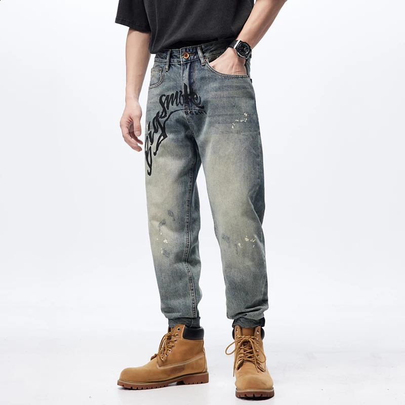 Vintage heavy-duty personalized letter printing washed mens jeans loose small straight American high street pants mens models 240829