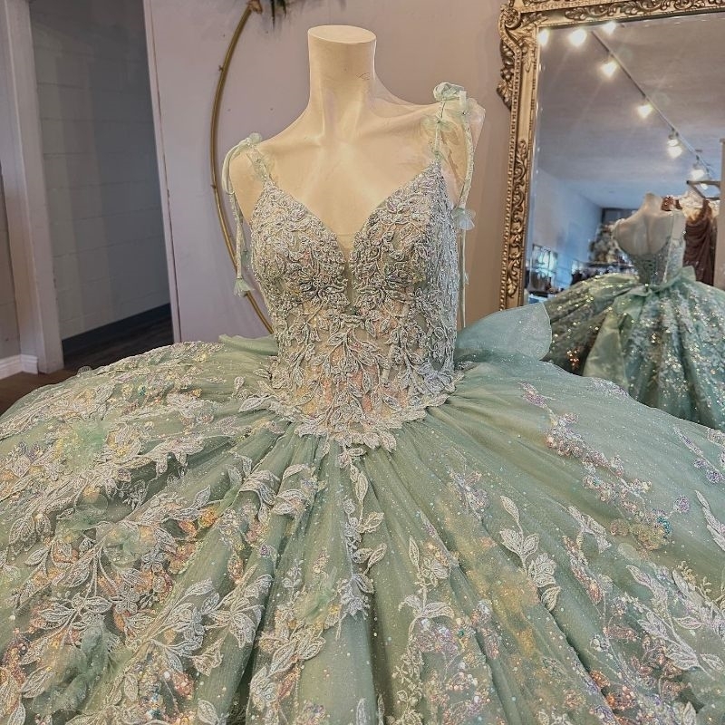 Sage Green Sweetheart Quinceanera 2024 Spaghetti Strap Applique Lace Beads Tull Ball Gown Sweep Train Bow Prom Dress vestidos de 15