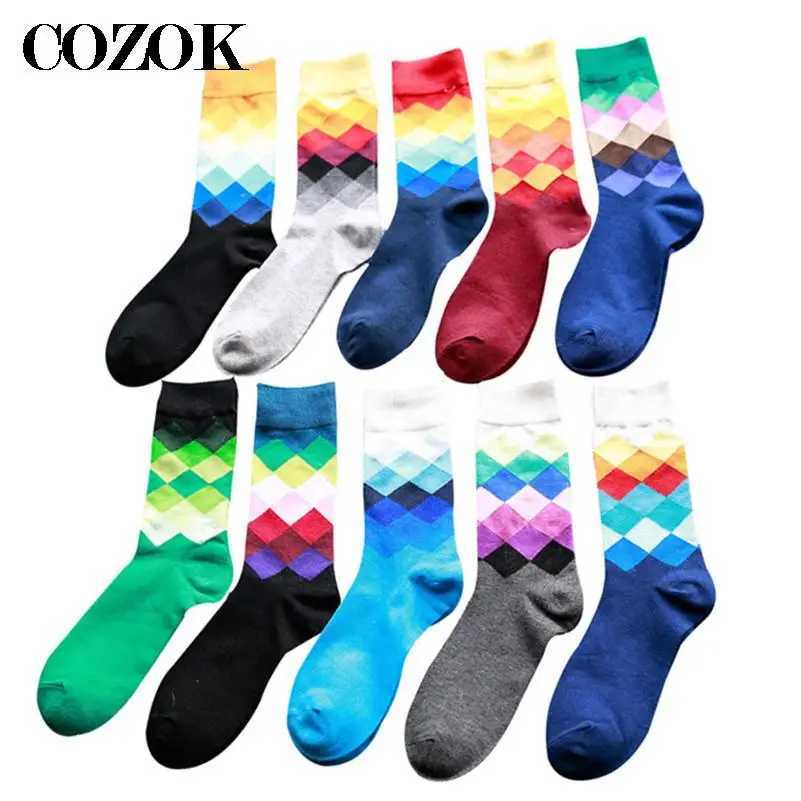 Men's Socks 5 Pairs Male Tide Brand Men Cotton Socks Gradient Color Spring Summer Style Long Wedding Sock Mens Kn High Business Socks Sox Y240830